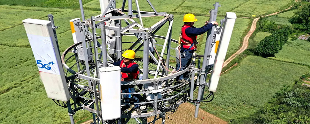 دکل فیبر نوری